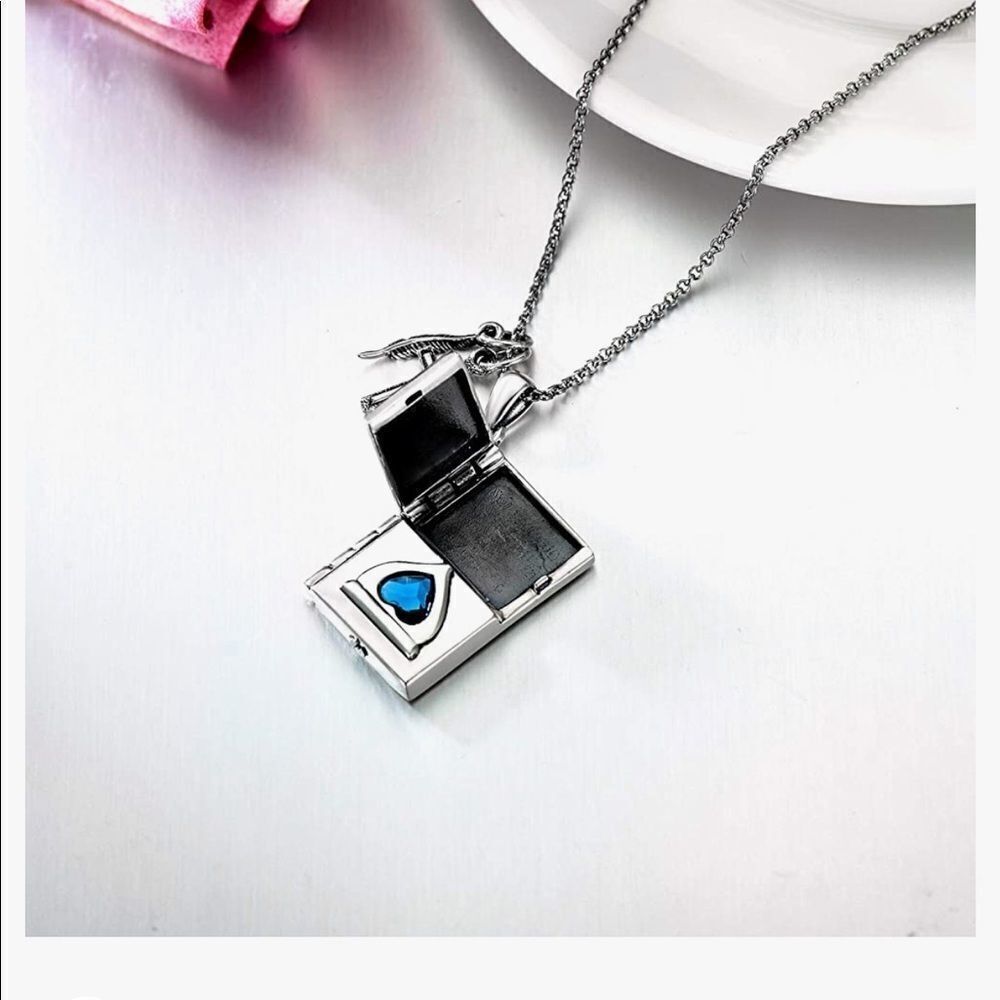 925 Sterling Silver adjustable chain with locket